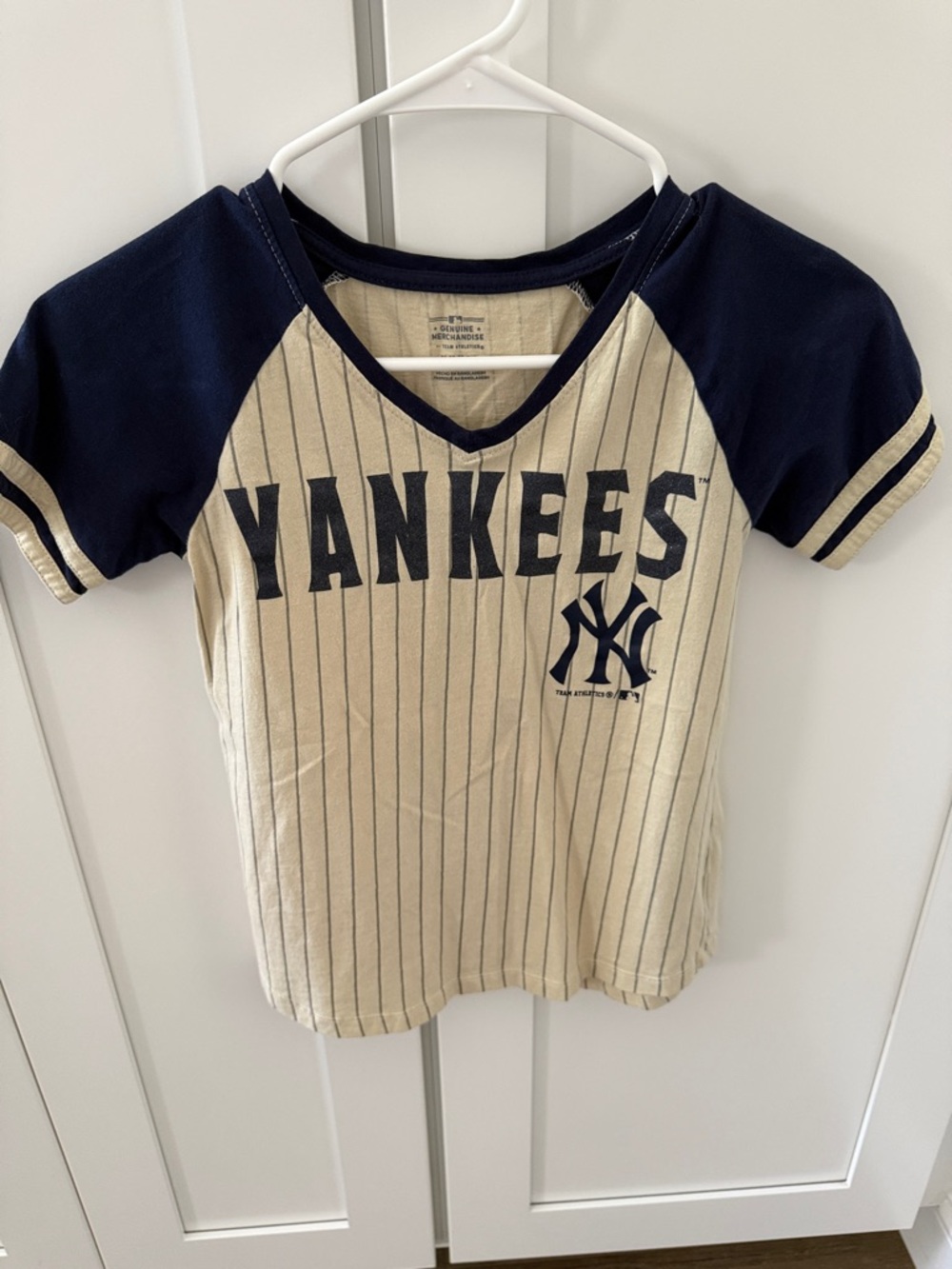 Genuine Merchandise Yankees Pinstripe Tee - Navy & Cream